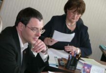 «Педагогическая поэма» в исполнении хора школы № 33