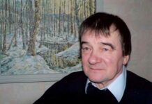 Доверчиво открытые глаза и вольтеровская полуулыбка