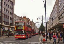 Вы мигрант? Чем я могу вам помочь?..