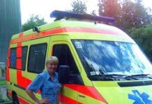 Светофоры, дайте визу, едет «скорая» на вызов.