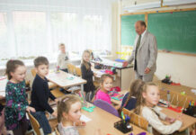 Школа «Эврика» продолжит борьбу за право учиться на русском языке