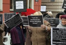 От Сейма требовали: «Исполняйте закон!»