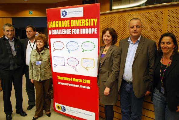 Комиссара заставили извиниться за доброе дело Комиссара заставили извиниться за доброе дело