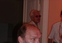 Правительство ушло – а запашок остался! Правительство ушло – а запашок остался!