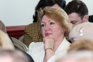 Анна Попова