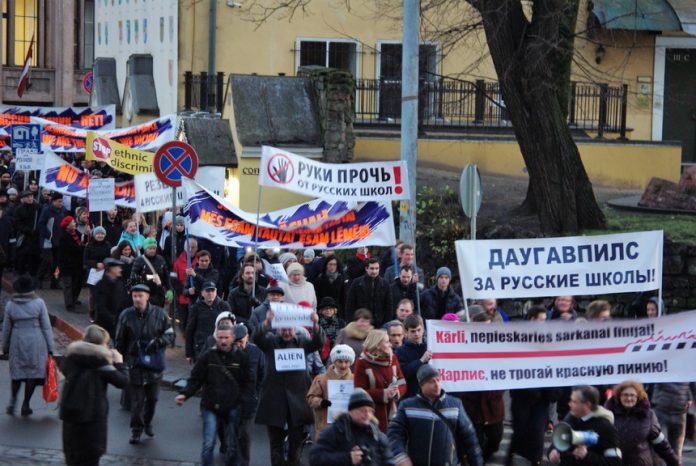 Митинг и шествие за русские школы в Риге
