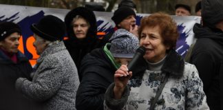Фоторепортаж с митинга в защиту русских школ