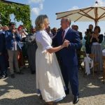Владимир Путин танцует с Карин Кнайсль на её свадьбе