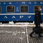 Пассажирский поезд Минск Москва