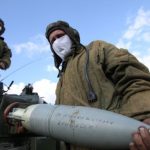 Снаряд с надписью За мирных жителей Донбасса