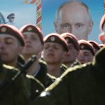Тренировка российских военнослужащих к Параду Победы