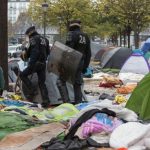 Эвакуация стихийного лагеря мигрантов в Париже