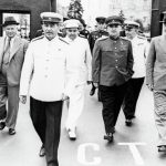 12 августа 1945 года Никита Хрущев, Иосиф Сталин, Георгий Маленков, Лаврентий Берия, Вячеслав Молотов
