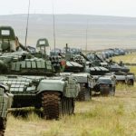 Танки Т-72, Т-80, авиадесантные самоходные противотанковые пушки «Спрут-СД» на забайкальском полигоне Цугол