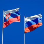 Флаги Словакии и России