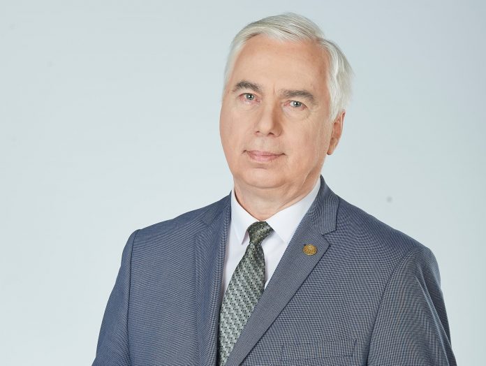 В Гущин