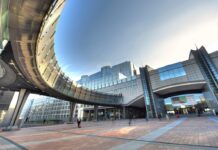 ТАЙНЫ КОНТРАКТОВ НА ПОСТАВКУ ВАКЦИН УКРЕПЛЯЮТ ПОХОРОННЫЙ БИЗНЕС?