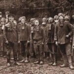 Солдаты в противогазах в Первую мировую