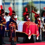 Церемония репатриации останков генерала Этьена Гюдена в Париж