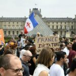 Протесты во Франции против новых мер по борьбе с пандемией