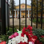 Цветы в день траура в Перми