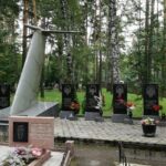 Мемориал погибшим пассажирского самолета Ту-154 (Заельцовское кладбище в Новосибирске
