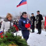 Возложение цветов на российском воинском мемориале в Норвегии