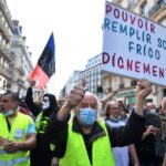 Жёлтые жилеты вернулись на улицы Франции