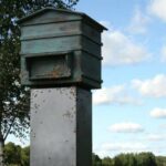 Памятник пленным латышским легионерам в Бельгии в виде улья
