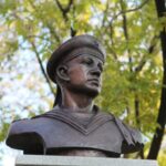 Бюст Герою Советского Союза Николаю Вилкову