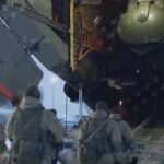Российские миротворцы вылетели в Казахстан