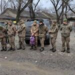 Украинские военные сдались в плен9